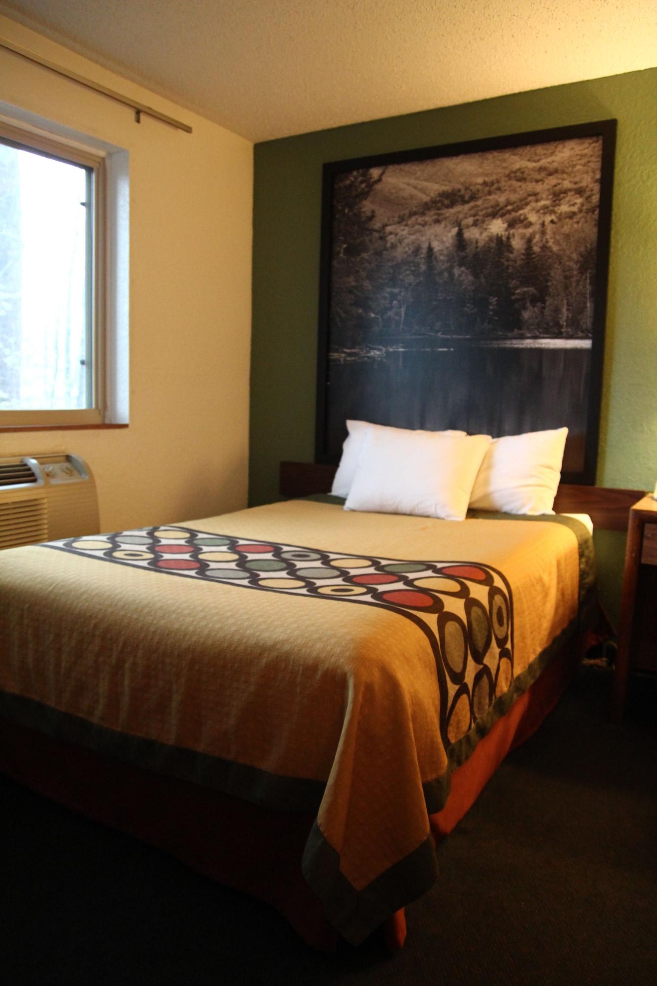 Super 8 By Wyndham Queensbury Glens Falls Екстер'єр фото