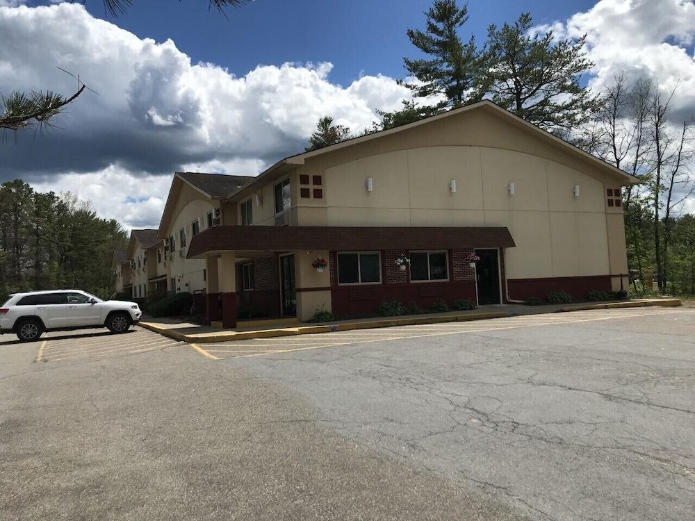 Super 8 By Wyndham Queensbury Glens Falls Екстер'єр фото
