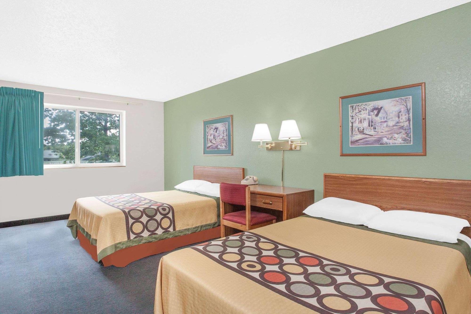Super 8 By Wyndham Queensbury Glens Falls Екстер'єр фото